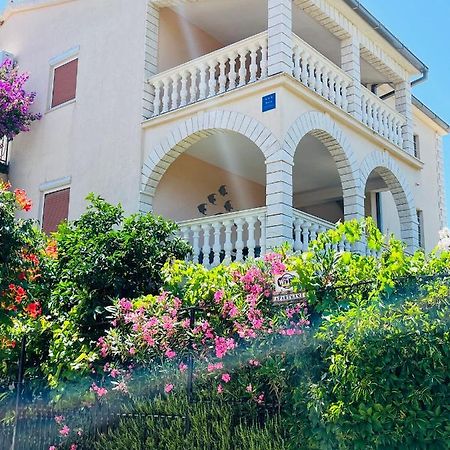 Apartmani Mate Рогозница Екстериор снимка