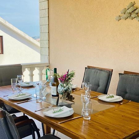 Apartmani Mate Рогозница Екстериор снимка