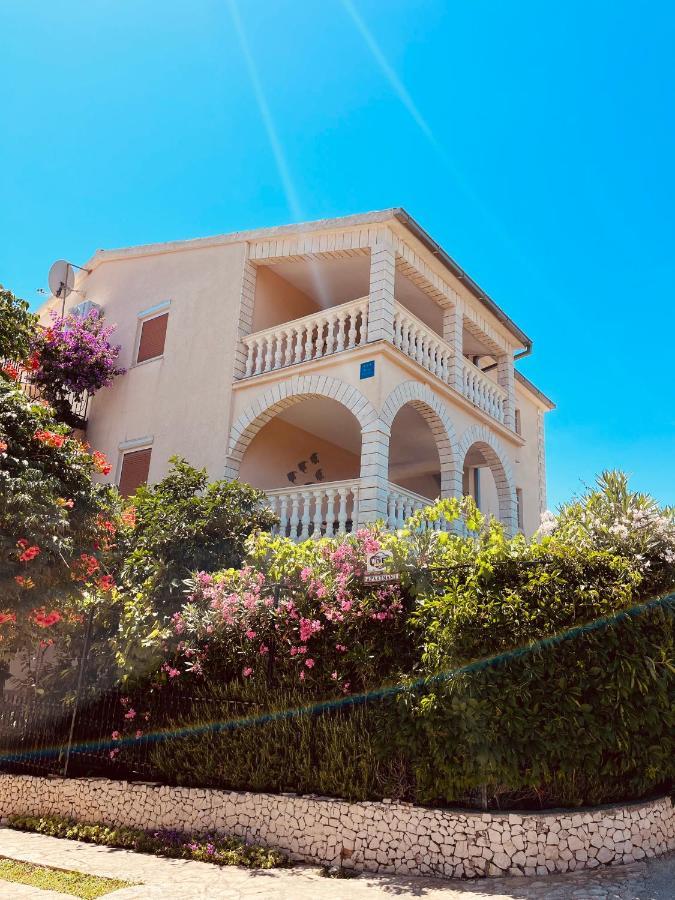 Apartmani Mate Рогозница Екстериор снимка